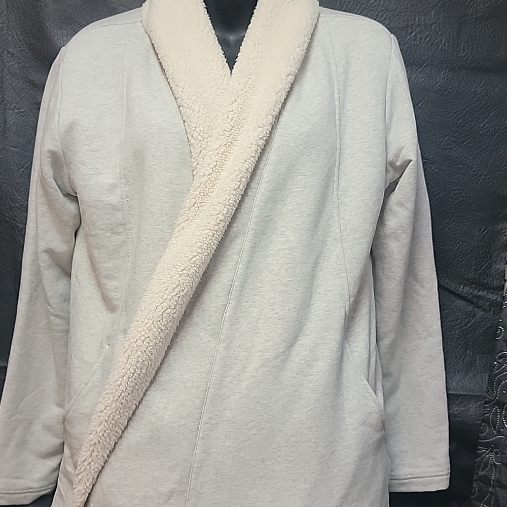 Eddie Bauer woman's button- less soft throw on jacket. Size small - Picture 5 of 9